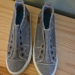 Blowfish Distressed Gray Slip-On Flats